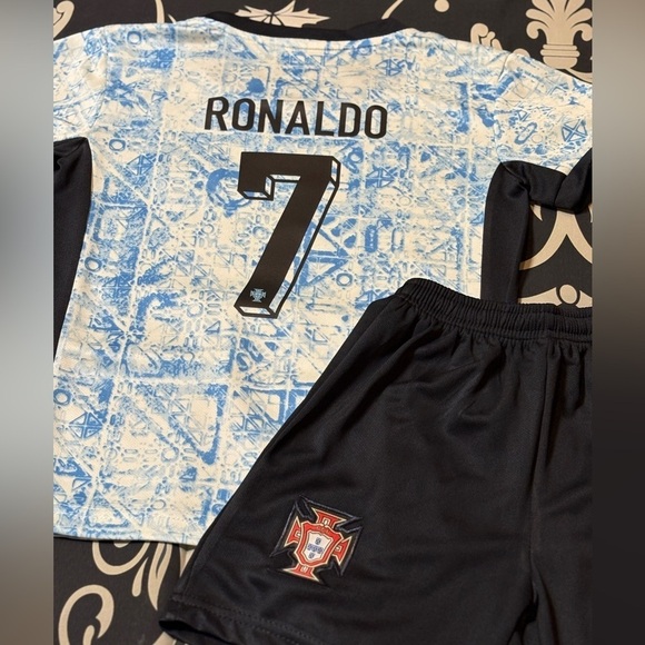 Medium Ronaldo Kids Soccer Jersey Portugal Footballer Blue away Kit - Size 26 - Picture 6 of 8